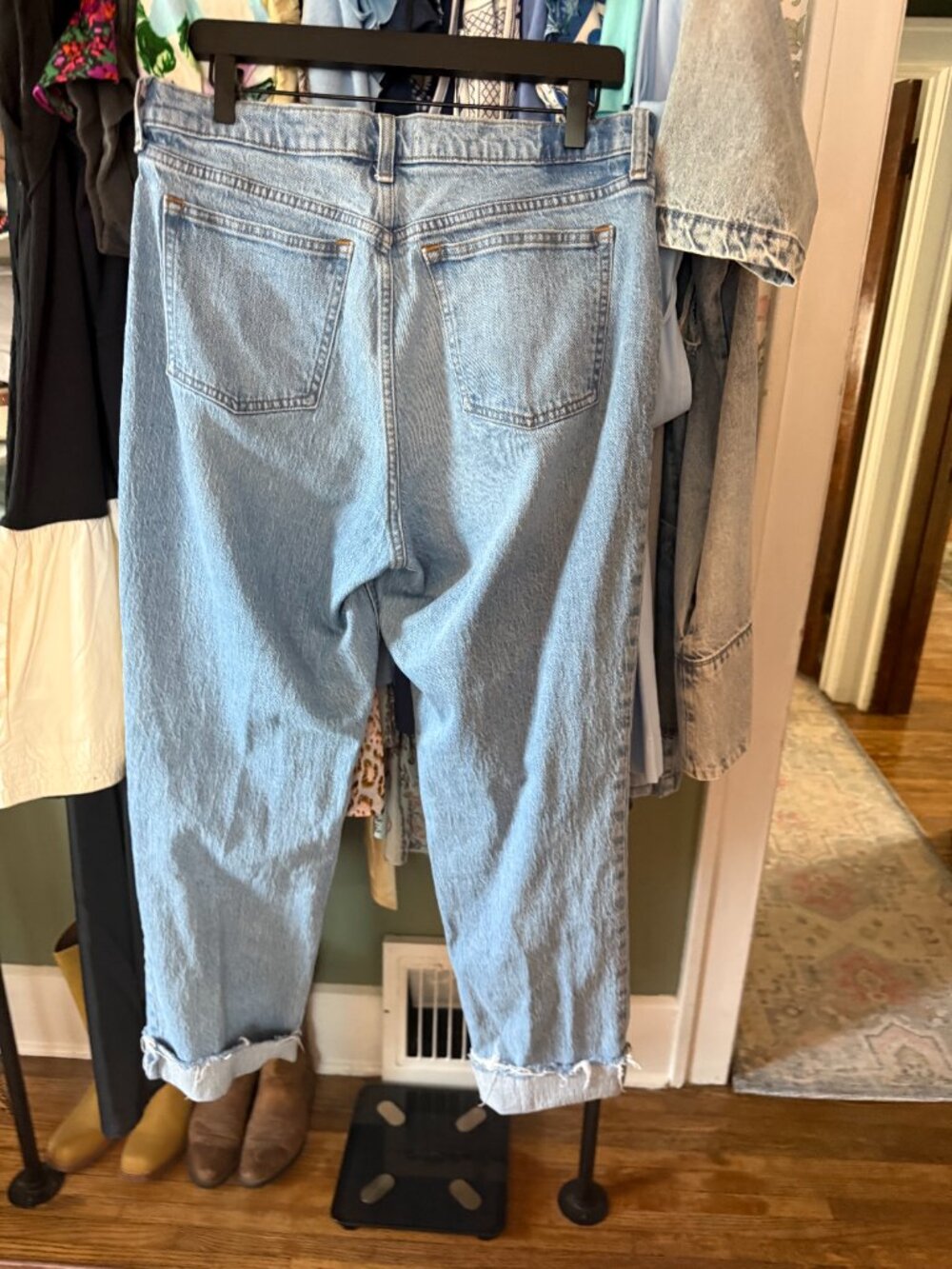Abercrombie Curve Love 90's Straight Leg Jeans - Size 31 - Picture 3 of 3